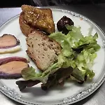 Guidon Fourchette Et Table D'hotes Saint-Bonnet-de-Salers