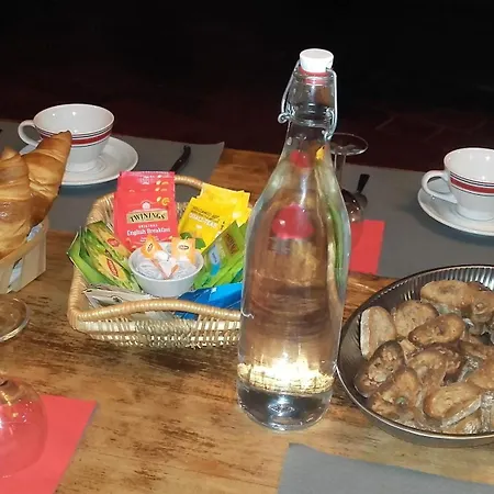 Bed & Breakfast Guidon Fourchette Et Table D'hotes Saint-Bonnet-de-Salers