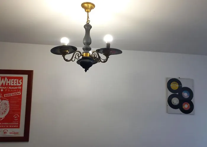 Guidon Fourchette Et Table D'hotes Сен-Бонне-де-Салер